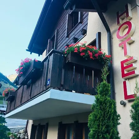 Szálloda Casa La Val Sedrun